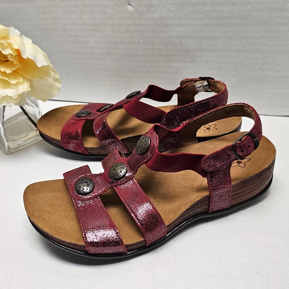 SAS Clover Angle T Strap Sandals Comfort Leather Burnished Red Metallic 8.5 W